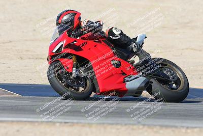 media/Nov-16-2025-Race Pace (Sun) [[8c5fa54630]]/Verified Riders/1-Turns 9 and 10 (925am)/